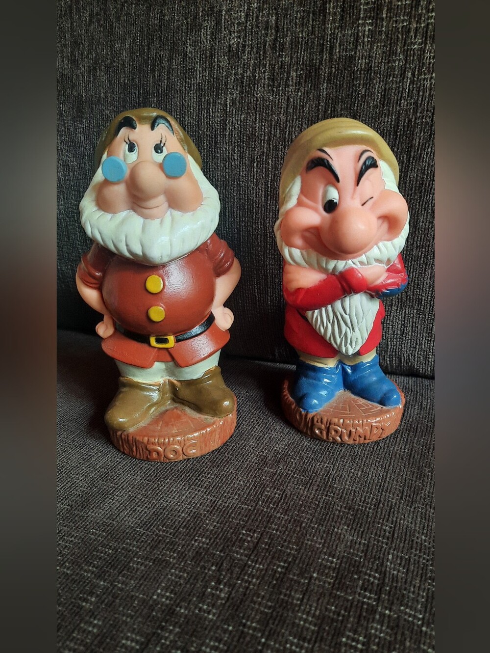 Vintage Disney Snow White Bank and Seven Dwarfs Rubber Vinyl Figures - Picture 2 of 10